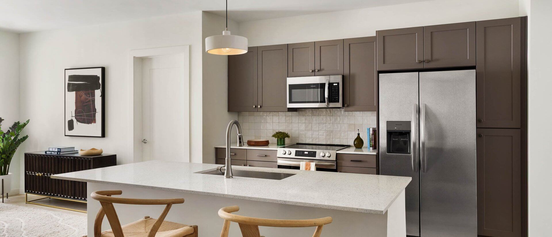 kitchen at pet friendly luxury vista apartments