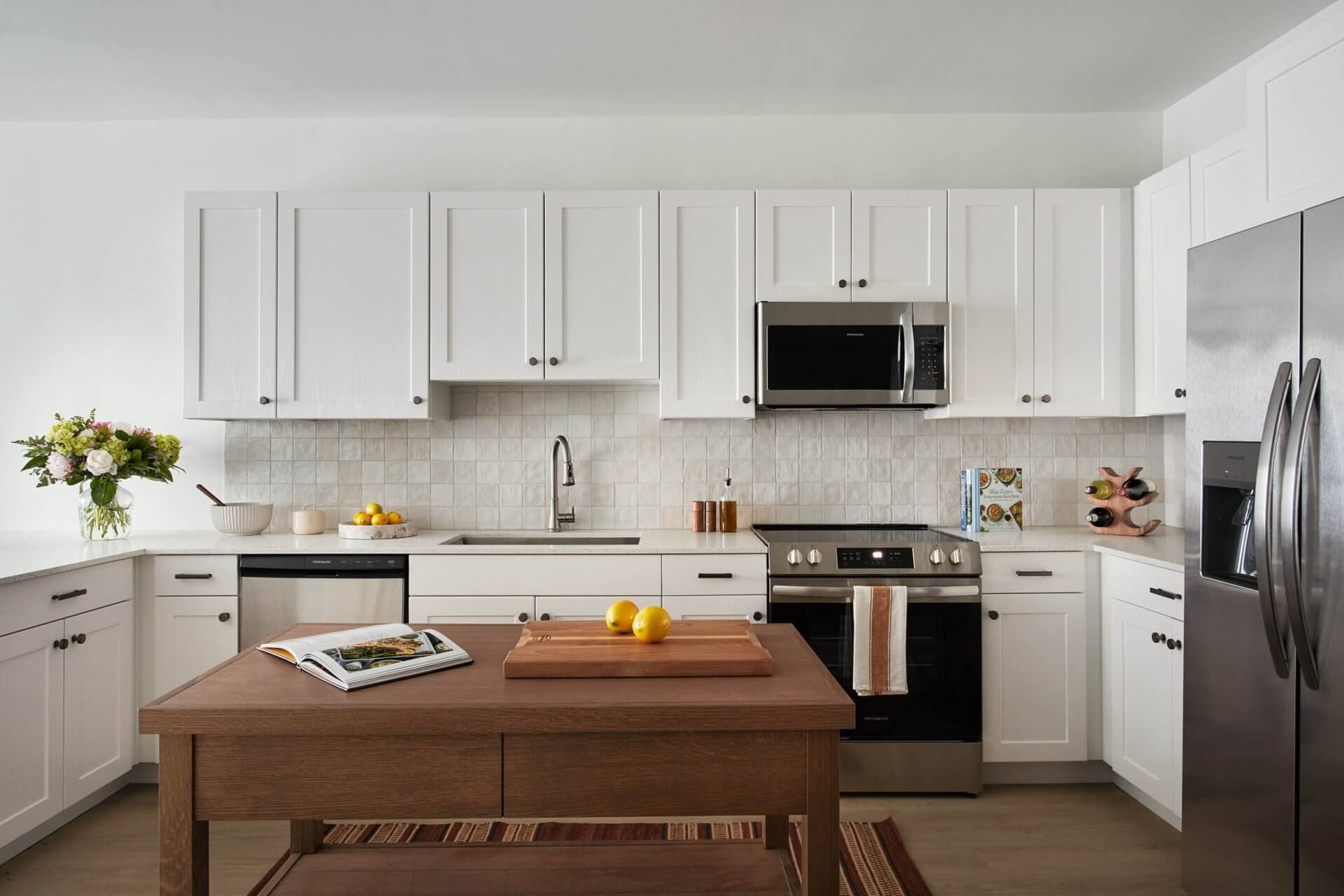 vista apartments 1b1b model kitchen.final .websafe